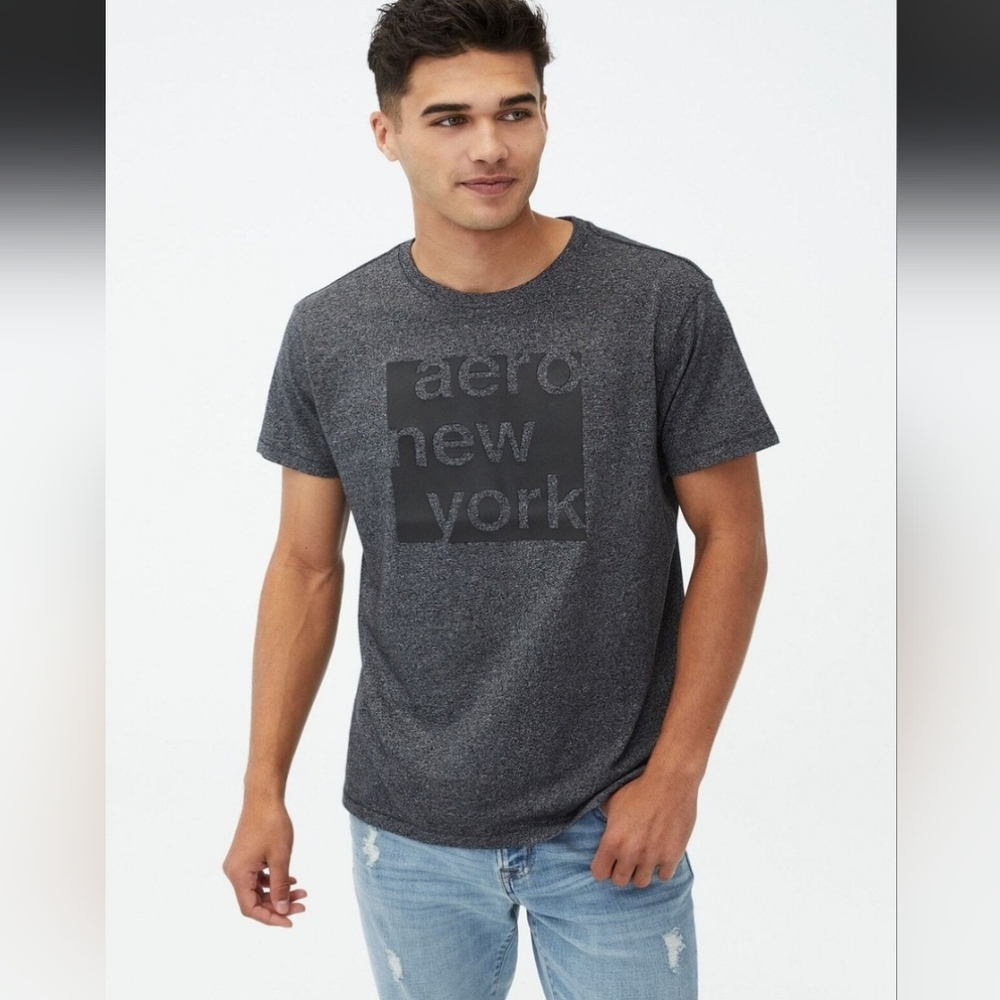 Aeropostale Men's Medium Gray New York Square Graphic Short Sleeve Tee